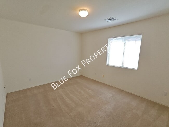 Building Photo - 7862 W Sacramento Hill Dr