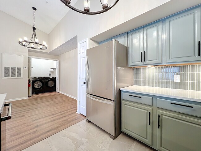 Building Photo - 13103 Mulberry Park Dr