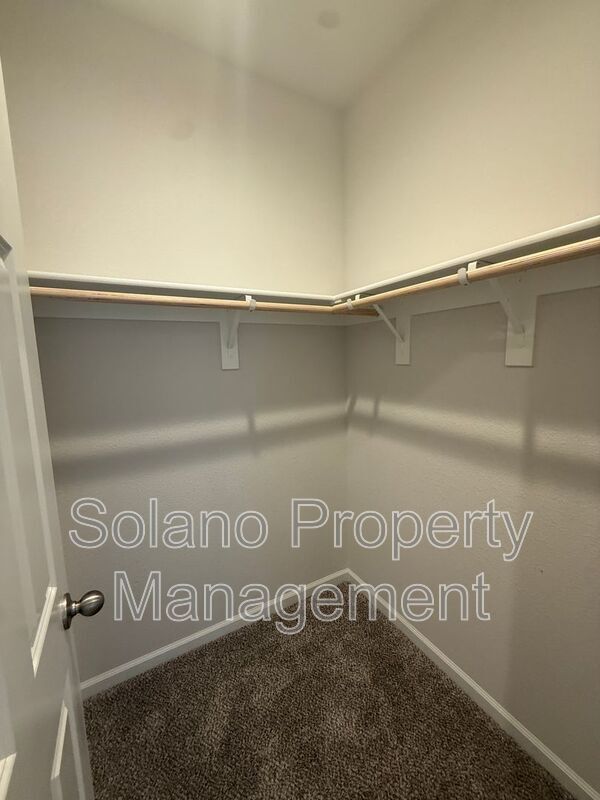 Building Photo - 1680 Gold St