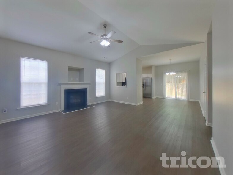 Building Photo - 4163 Old Glory Dr