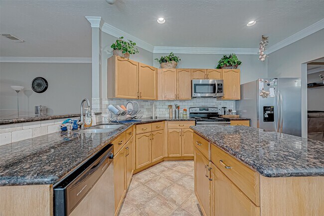 Primary Photo - 211 Rolling Plains Dr