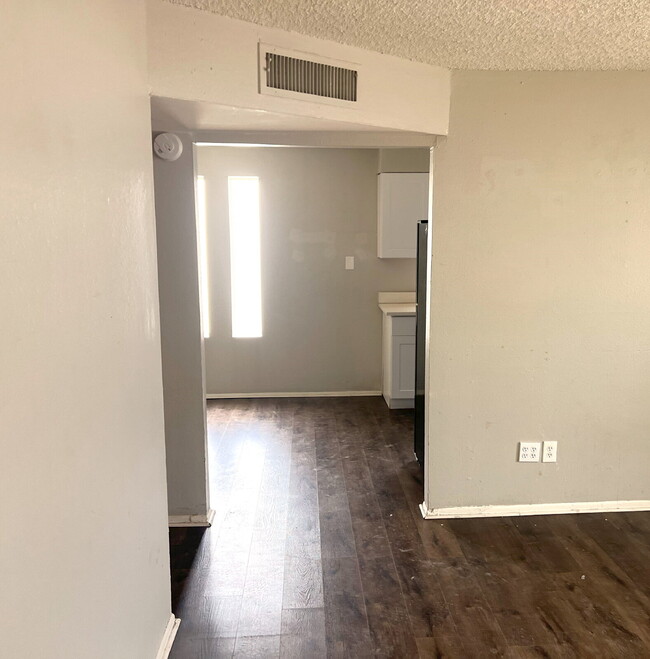 Primary Photo - SINGLE STORY 2 BEDROOMS 1 BATHROOM NORTH P...