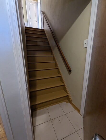 Building Photo - 1117 Logan Ave