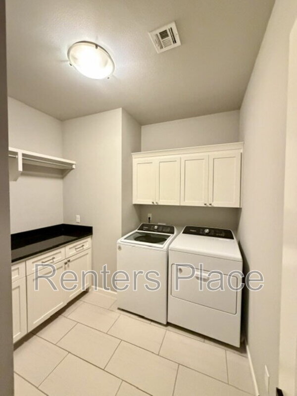 Building Photo - 803 E Delmar Pl