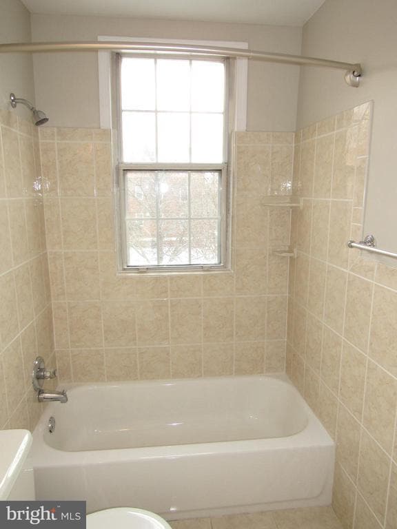 Building Photo - 26 S Old Glebe Rd