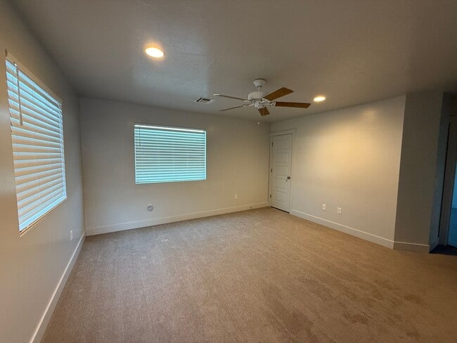 Building Photo - Single Family Home in Desert Canyons - Dogs Allowed