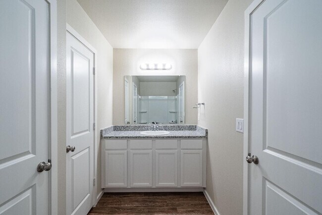 Building Photo - 9709 Saratoga Ave