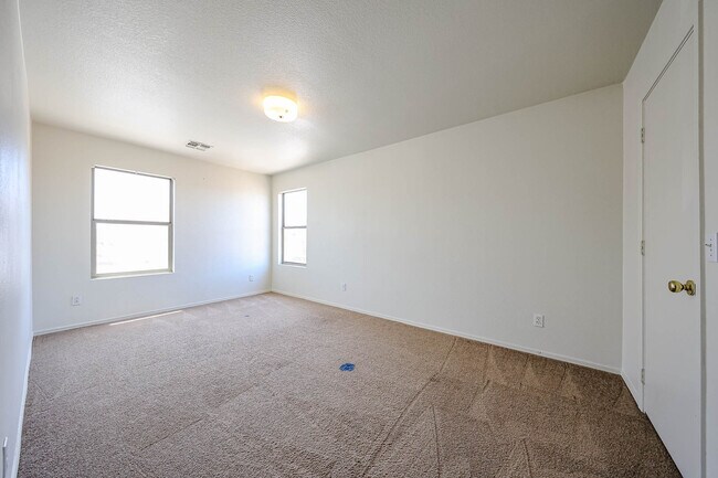 Building Photo - 11816 W Rosewood Dr