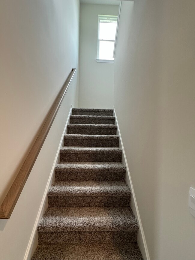 Building Photo - 15 Warwick Ct