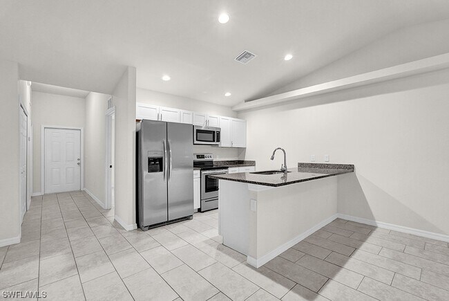 Building Photo - 3910-3912 Southwest 15th Pl-