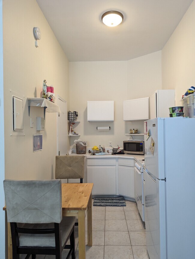 Building Photo - 509 Columbus Ave