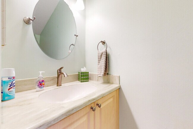 Building Photo - 65 Marco Villas E