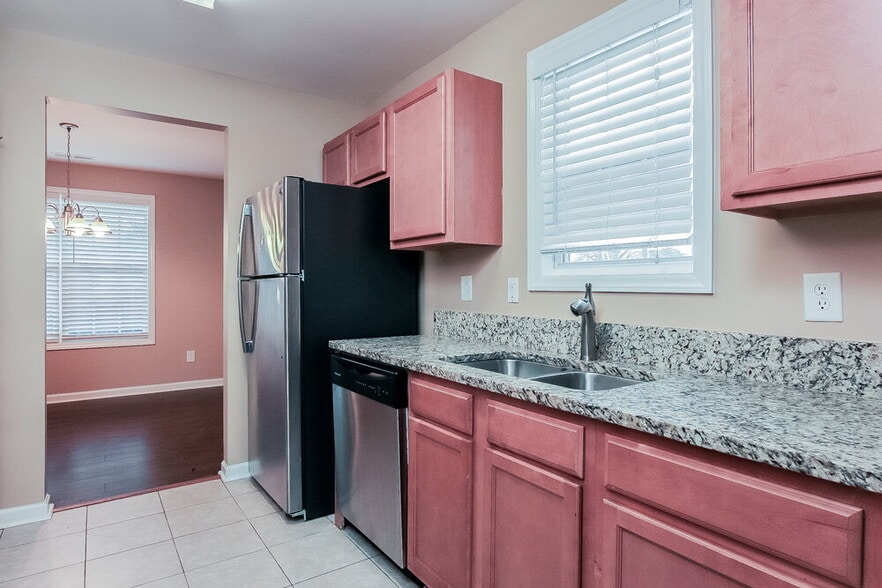 Building Photo - 2515 Dearborn Dr