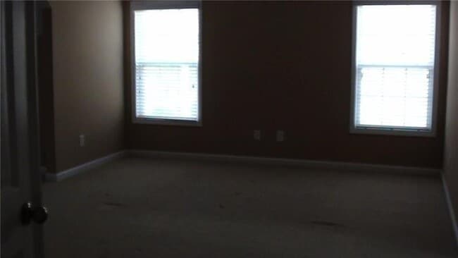 Building Photo - 5380 Plymouth Pl