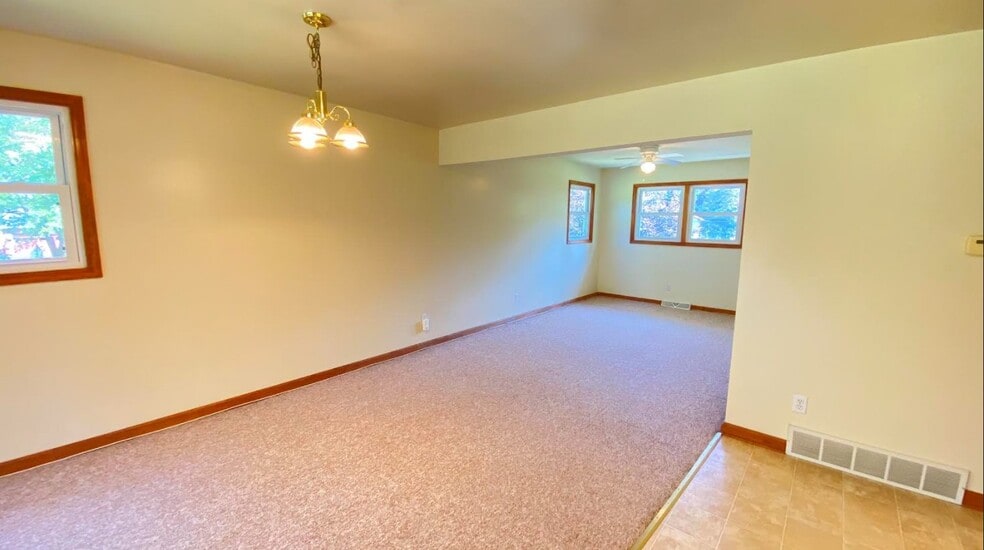 Building Photo - 604 Via Ponderosa