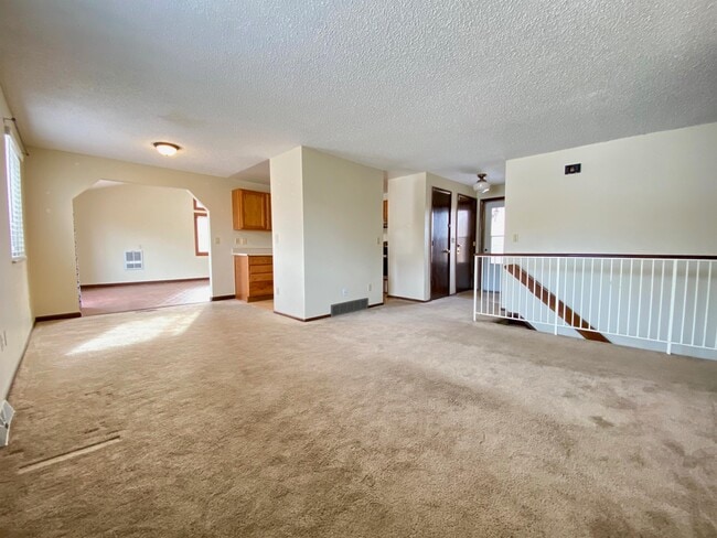 Building Photo - 10860 Utica Ct