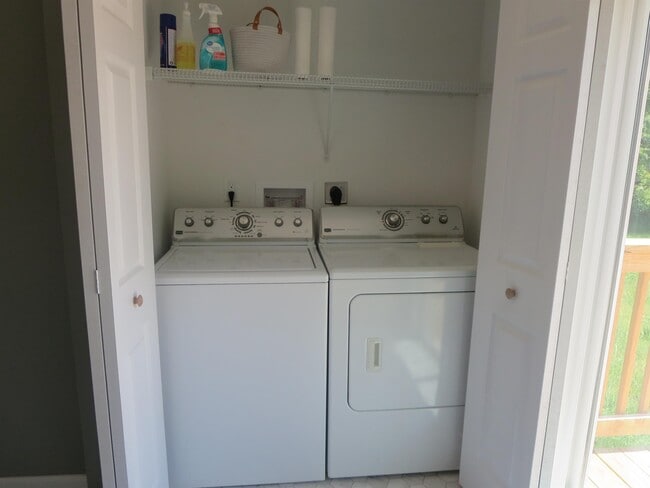 Building Photo - 324 2nd St