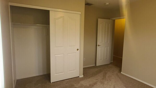 Building Photo - 5-bedroom in the heart of Gilbert