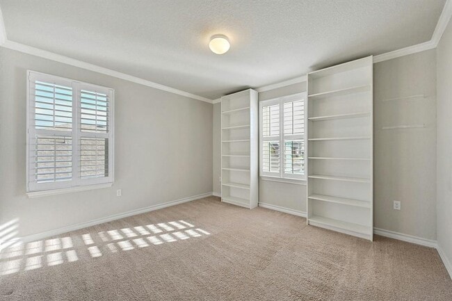 Building Photo - 5508 Mickelson Cove