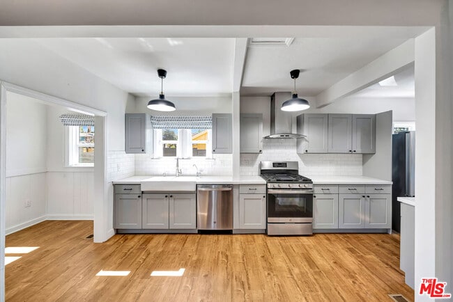 Building Photo - 10509 Wilsey Ave