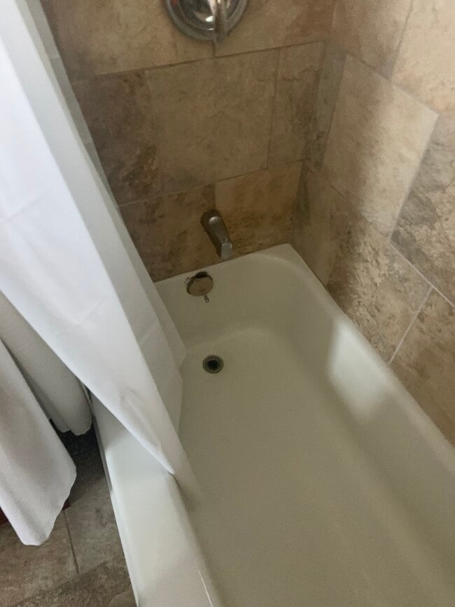 Building Photo - 1735 N Kimball Ave