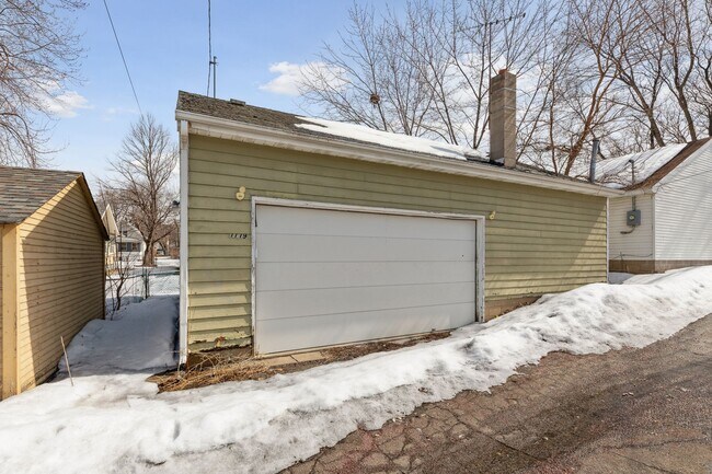 Building Photo - 1119 Matilda St