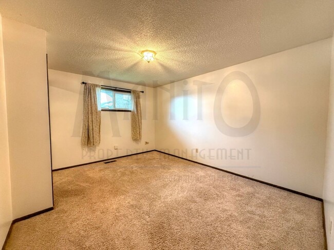 Building Photo - Indiana Ave/Ella Rd Duplex