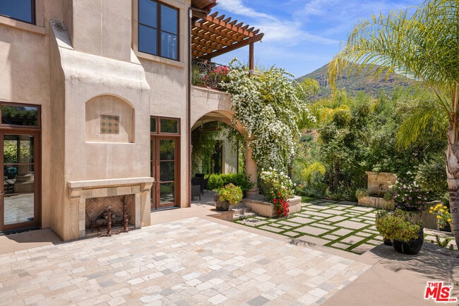 Building Photo - 31823 Lobo Canyon Rd