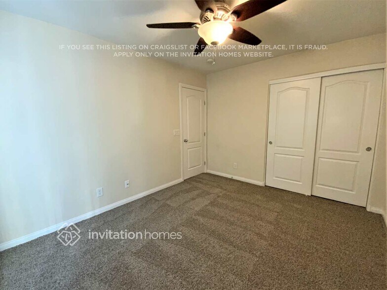 Building Photo - 10642 Gibbous Moon Dr