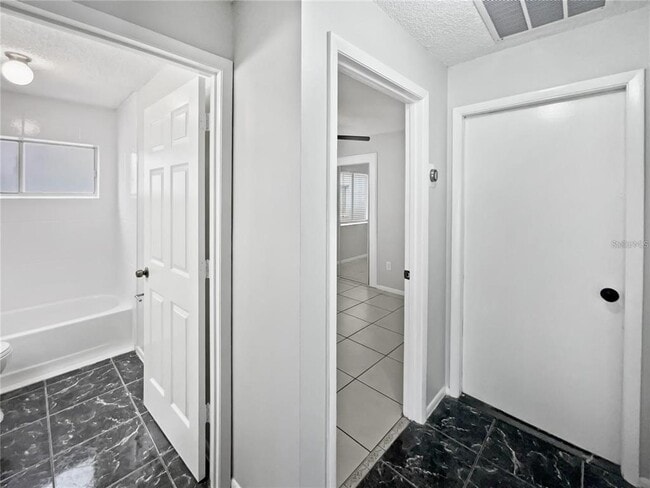 Building Photo - 8813 Parliament Ct
