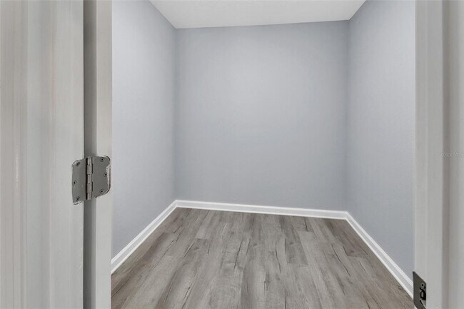 Building Photo - 2410 S Glen Eagles Dr
