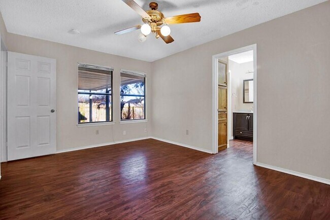 Building Photo - 1101 Cresswell Dr