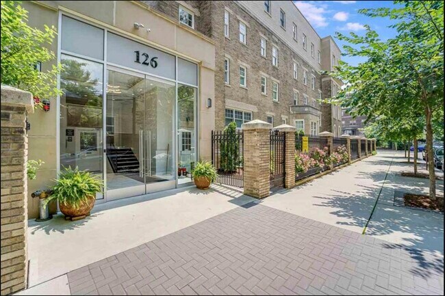 Building Photo - 126 Delaware Ave