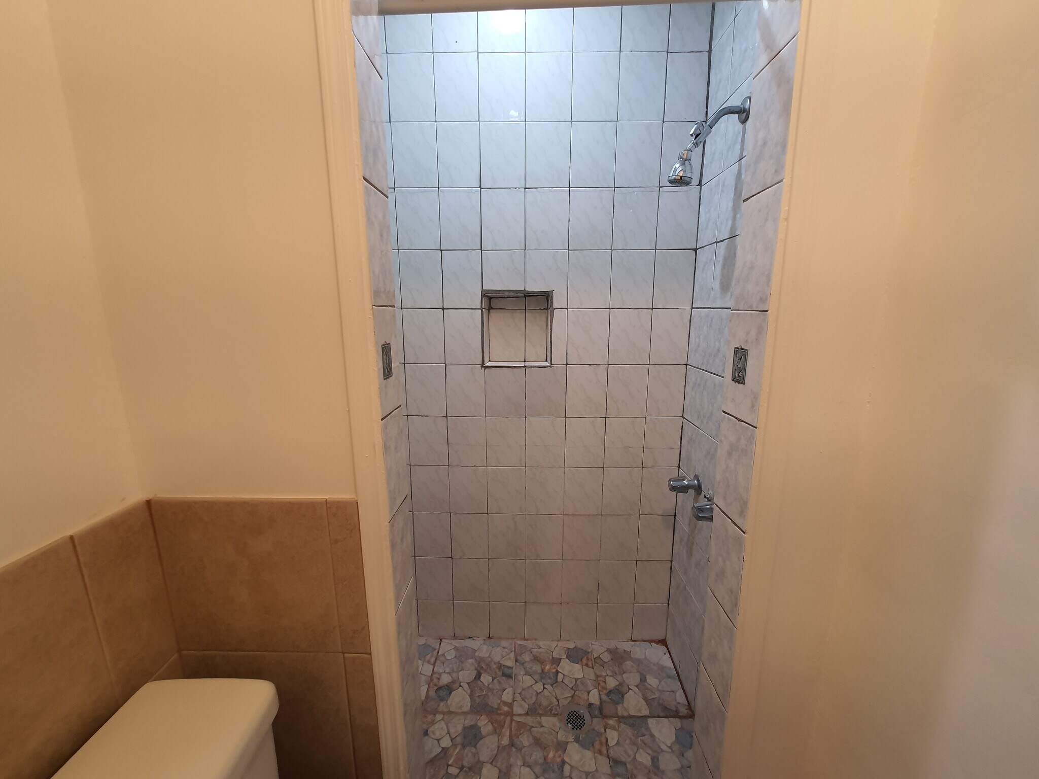 Bathroom #1 - 4226 Wall St