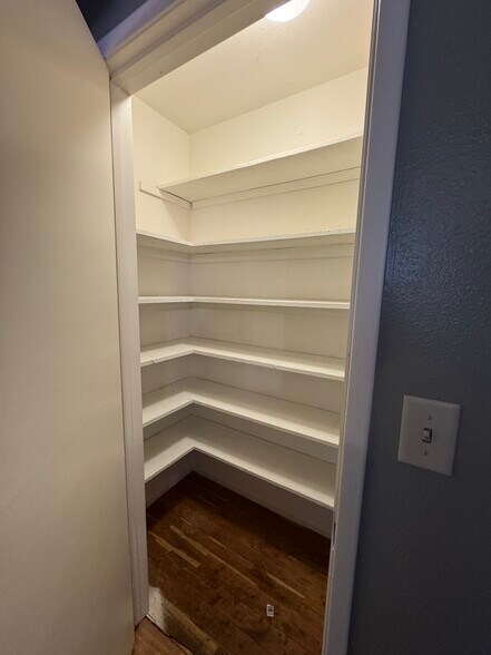 Building Photo - 1508 Lavender Ln