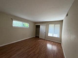 Building Photo - 493 Waskow Dr