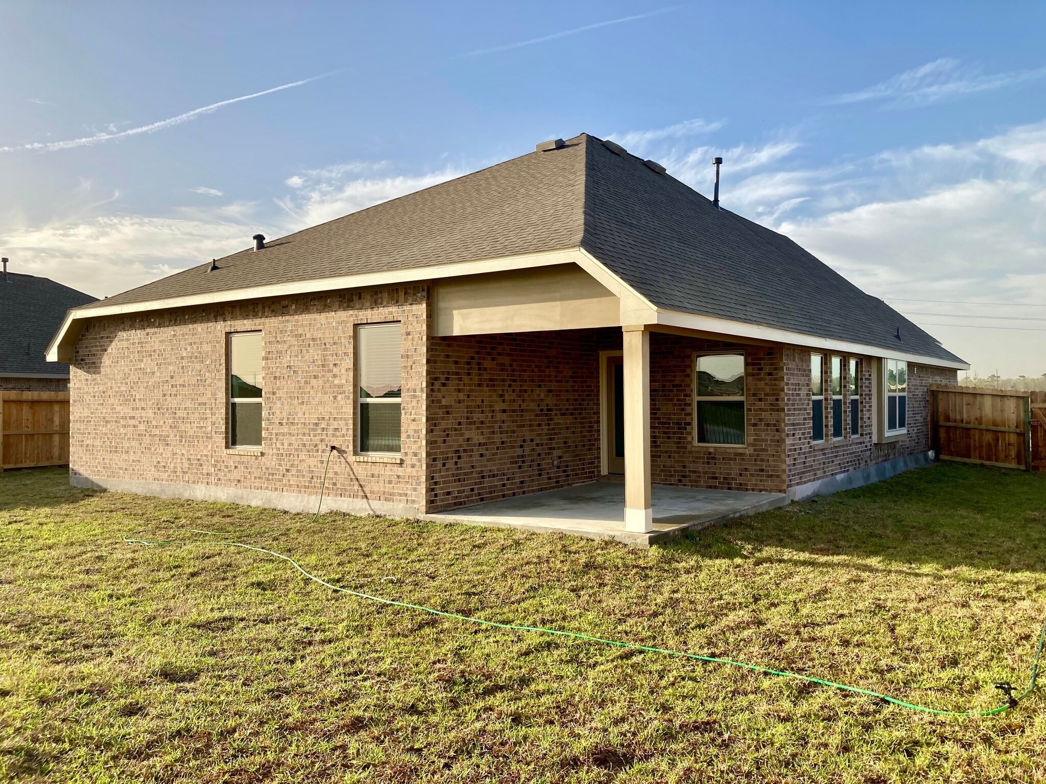 Building Photo - 15334 Lake Front Dr