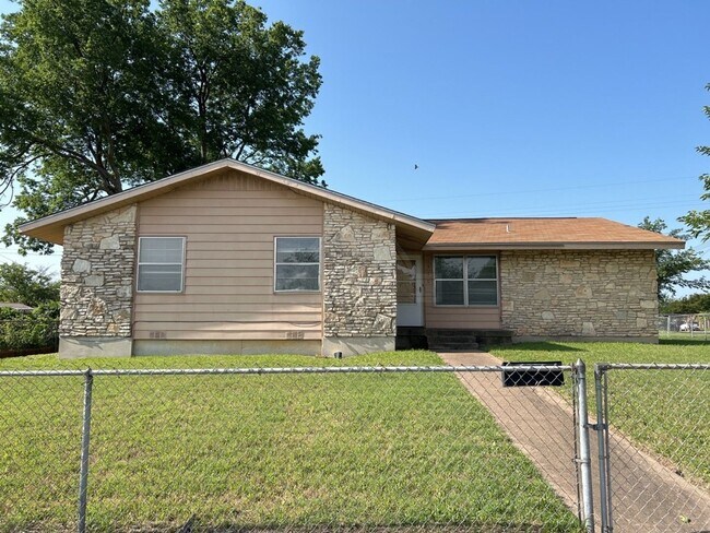 Primary Photo - 1510 Metropolitan Dr