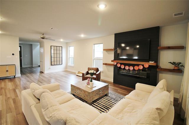 Building Photo - 218 Mockingbird Dr