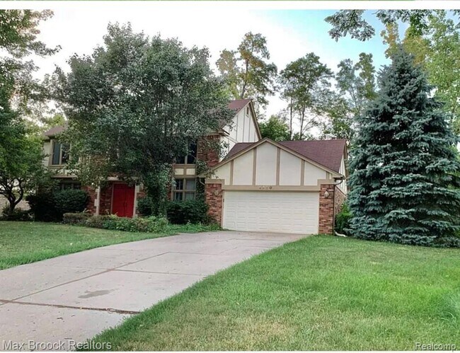 Building Photo - 6330 Odessa Dr