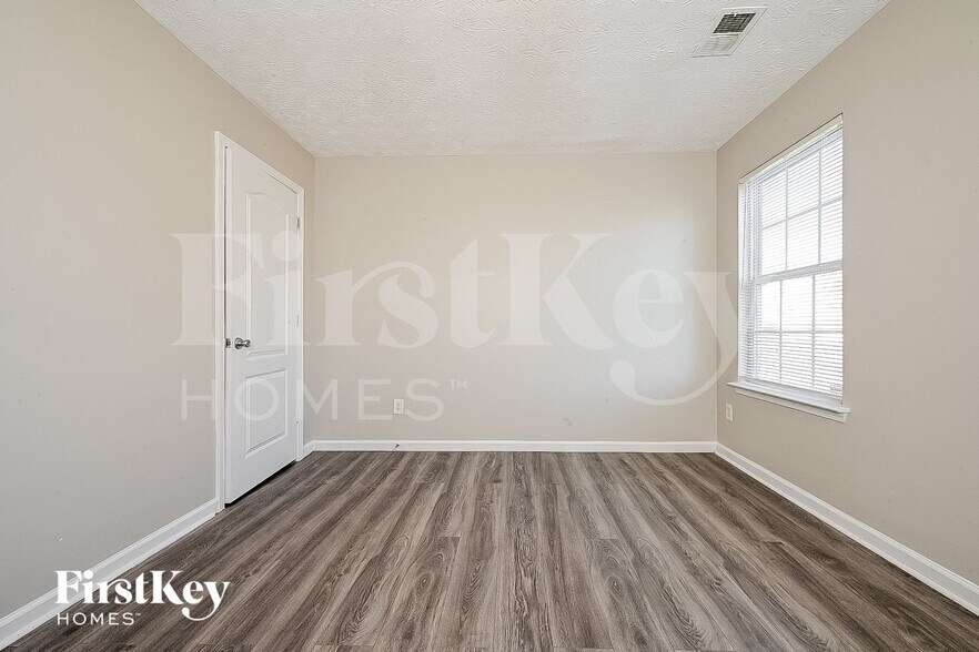 Building Photo - 180 Heaton Dr