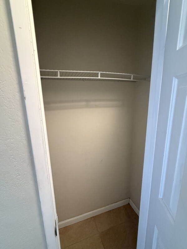 Building Photo - 3550 Lebon Dr