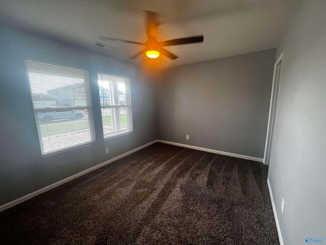 Building Photo - 163 Sagebrook Dr