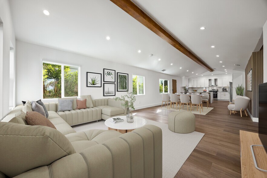 Building Photo - 212 W 64th St