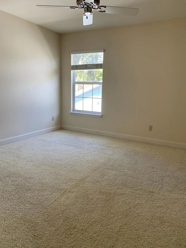 Building Photo - Spacious 4 bedroom house with 2.5 baths in desirable gated LaCita neighborhood