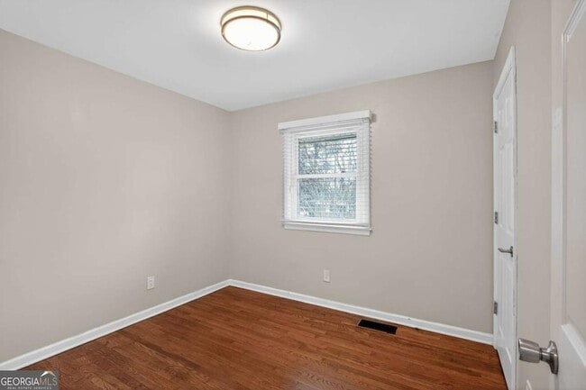 Building Photo - 1817 Goddard St SE