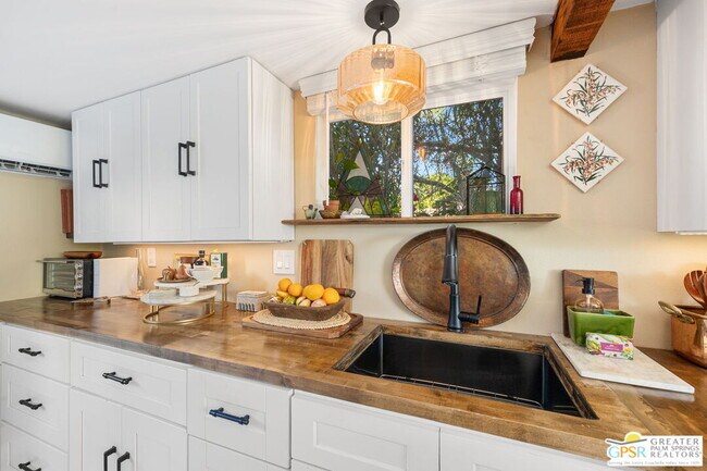 Building Photo - 575 S Calle Ajo