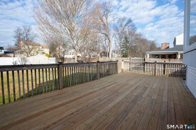 Building Photo - 1 Valley Crest Dr