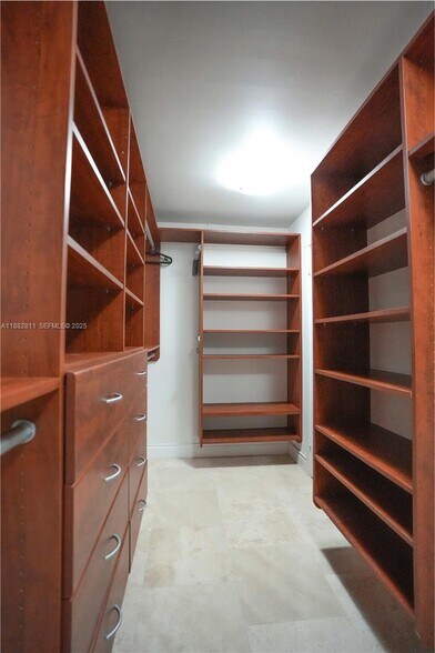 Building Photo - 6039 Collins Ave