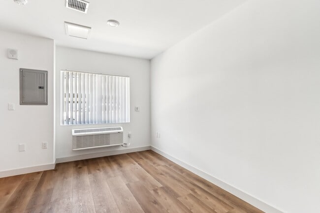 Floorplan - Shermanair Apartments